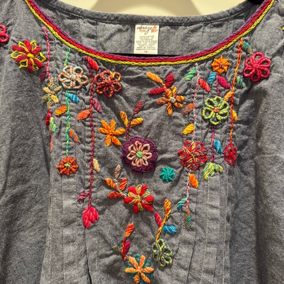 Abrazo Style Colorful Floral Embroidered Chambray 3/4 Sleeve Blouse Size 1X - Picture 2 of 12